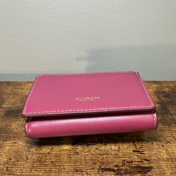 Coach Essential Card Holder Wallet - Picture 8 of 15